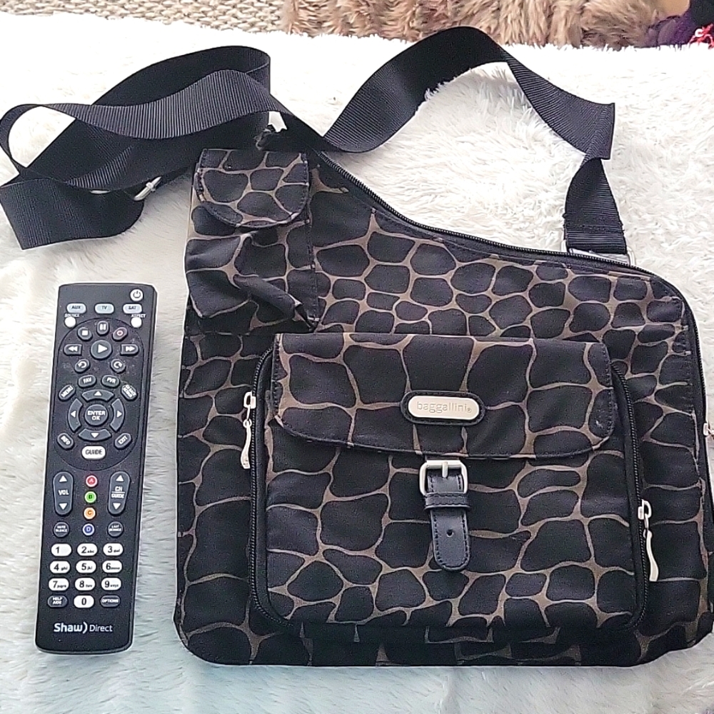 Baggallini satchel